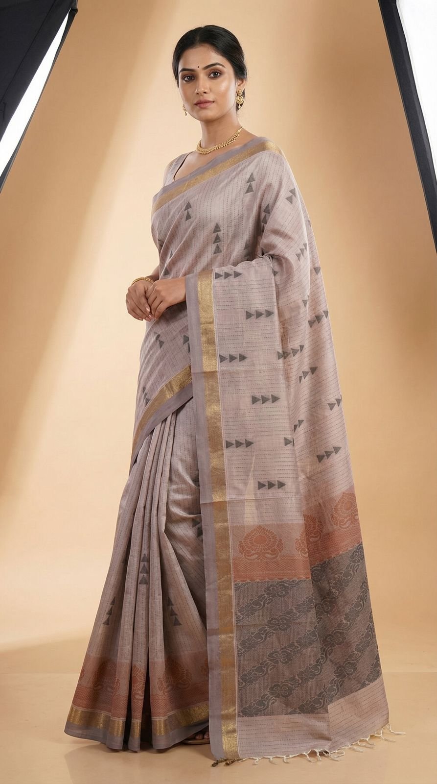 retro-fashions-chettinad-handloom-cotton-saree-with-geometric-motif-pallu